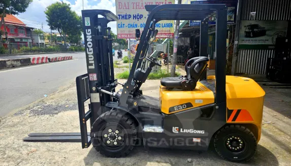 Khám phá xe nâng hàng liugong 3 Tấn động cơ disel cpcd30