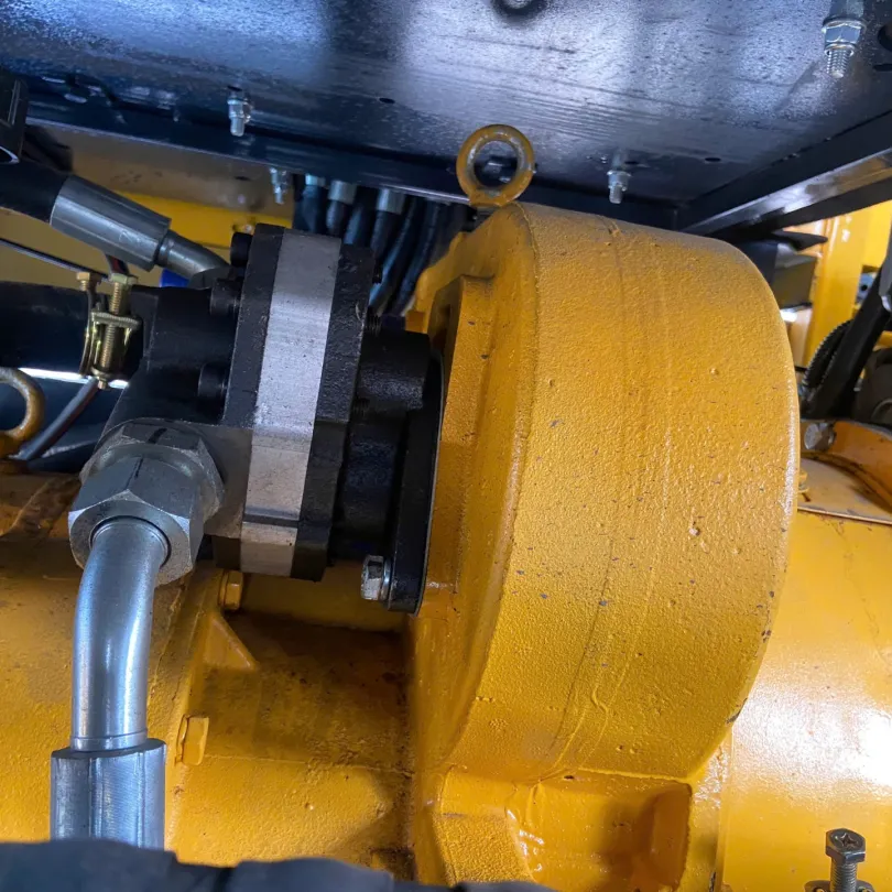 Máy Xúc Lật Kẹp Gỗ Shanyu T932K