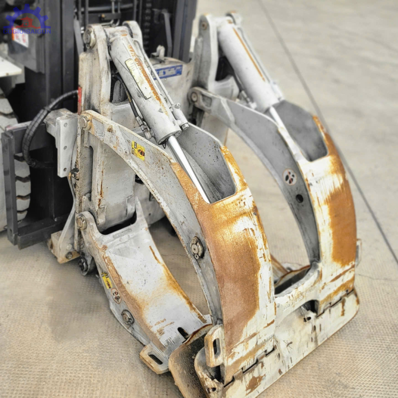 Xe nâng kẹp giấy tròn Unicarriers