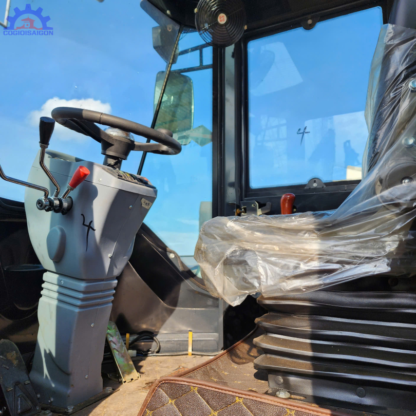 Xe xúc lật T920
